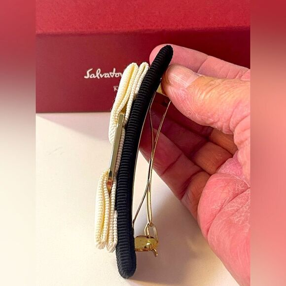 Salvatore Ferragamo Vara Bow Barrette Hair Clip Black & Ivory with Box